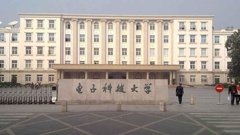 上海继电器型号参数解读：如何挑选合适的产品